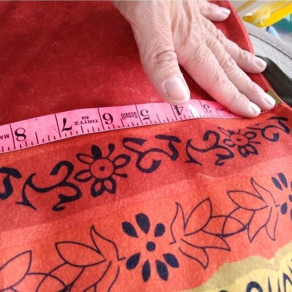 Miss Look scarf   - Picture 2 of 5